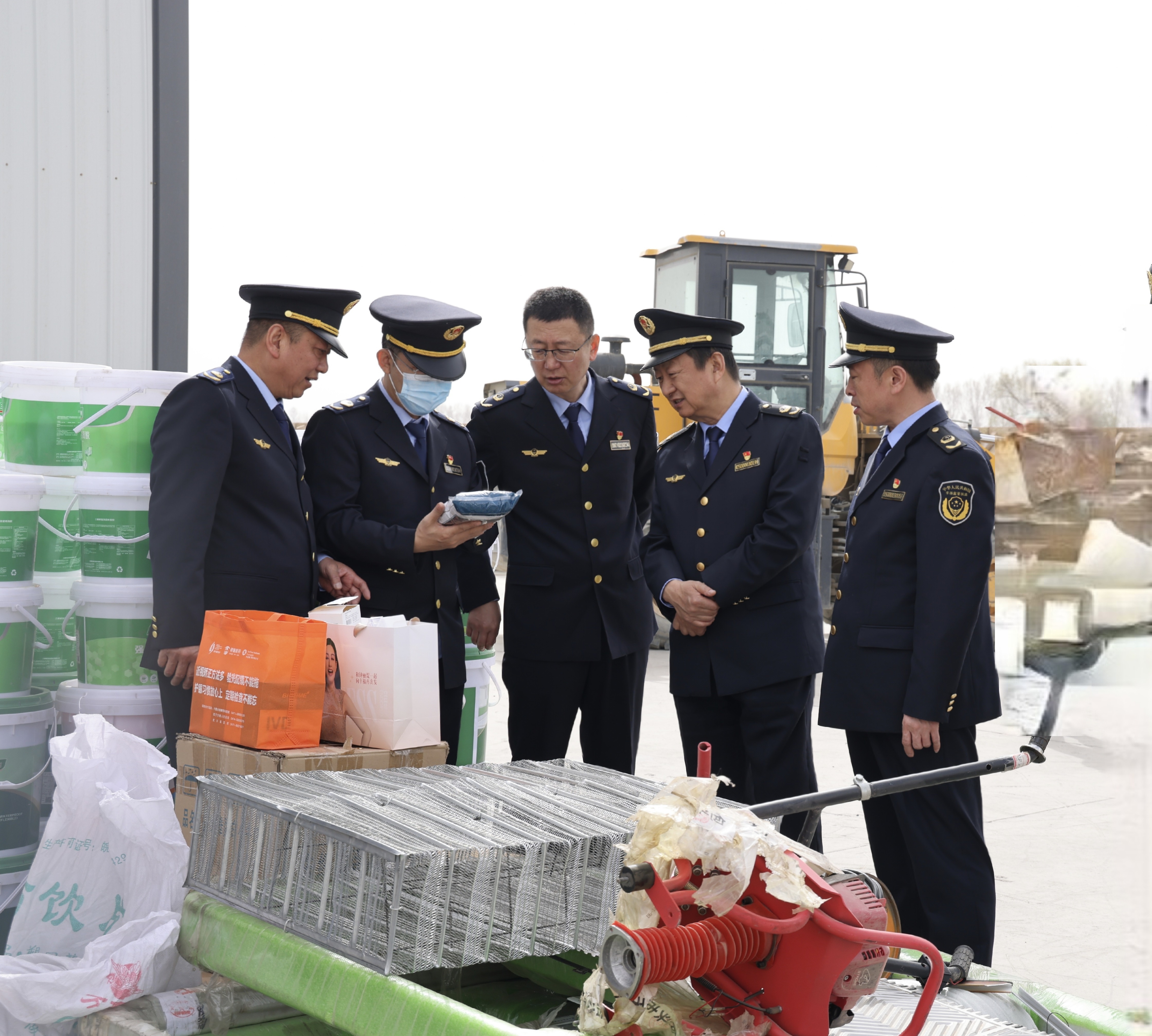 自治区、呼和浩特市、旗县区三级市场监管部门联合开展打击侵权假冒伪劣商品 集中统一销毁行动